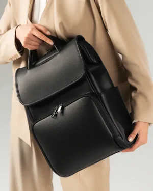 Matia Black (1)